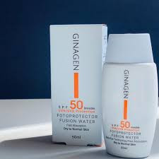 کرم ضد آفتاب بدون رنگ ژیناژن مدل SPF50 محافظ UVA ،UVB، ضد چروک، ضد لک، ضد پیری، ضد حساسیت، مرطوبکننده، مناسب پوستهای معمولی و خشک حجم 50 میلیلیتر