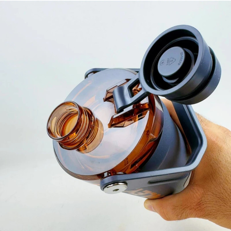 شیکر استنلی اورجینال 590 میل مدل ACTIVATE SHAKER BOTTLE مخزن دار