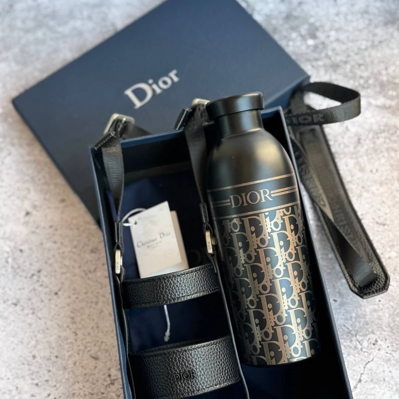 تراول و باتل دیور DIOR