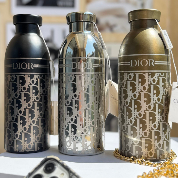 تراول و باتل دیور DIOR