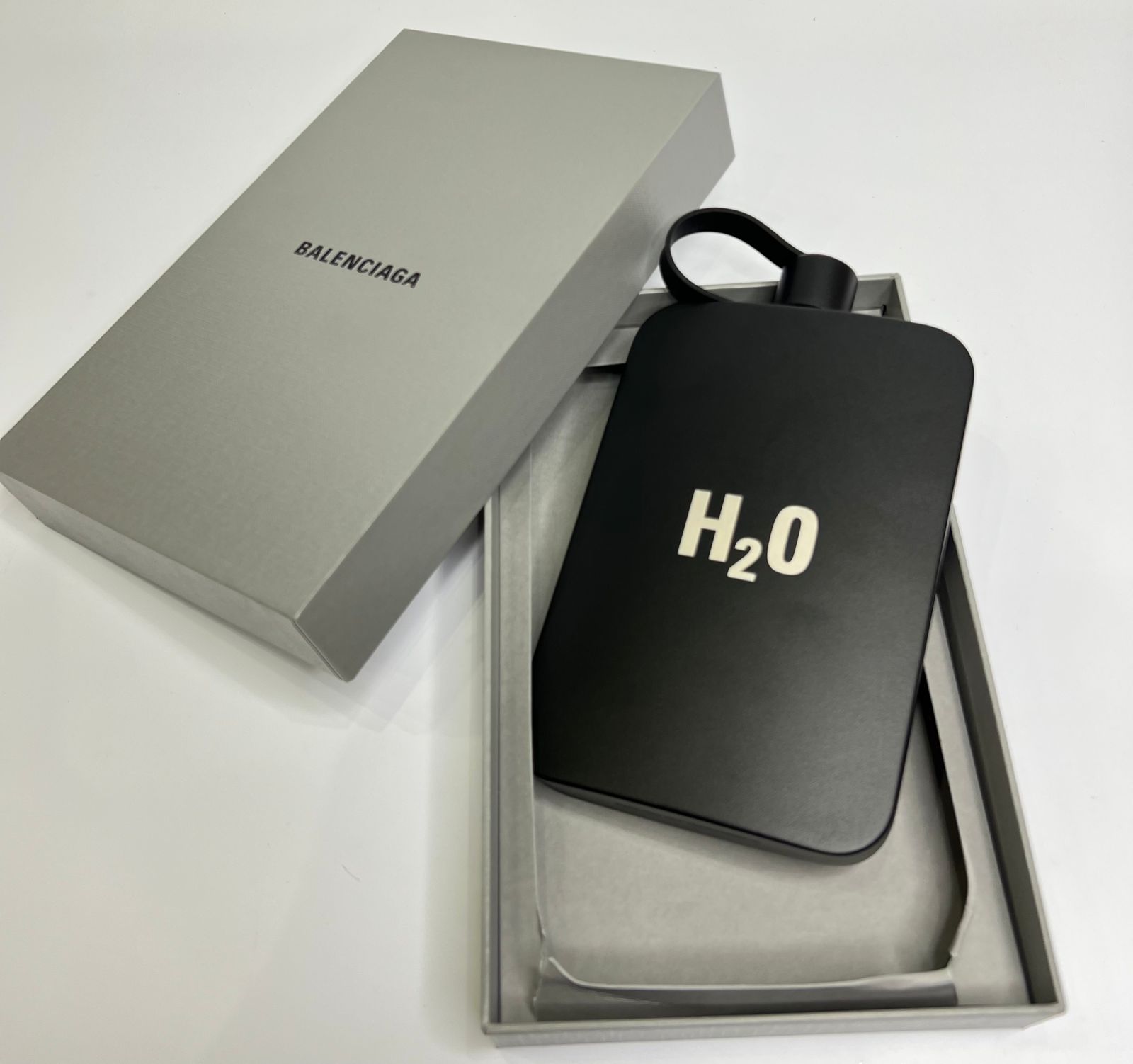 بطری استیل H2O بالنسیاگا Balenciaga
