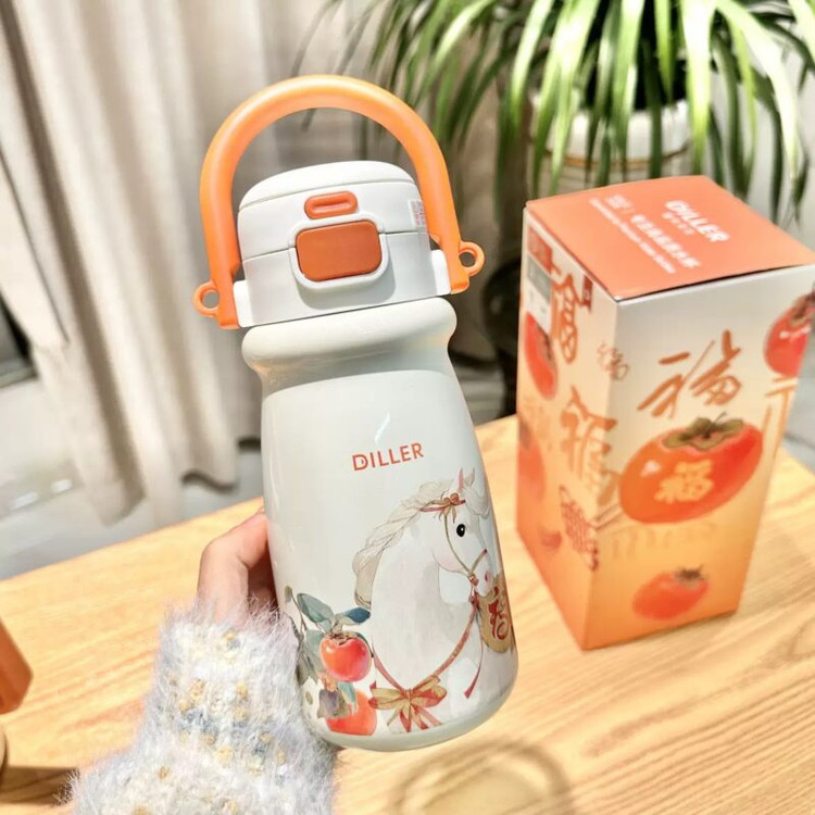 تراول ماگ برند دیلر DILLER دوحالته بنددار مدل اسب و خرمالو